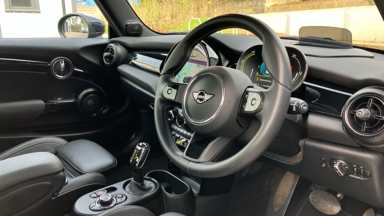 MINI Hatchback 135kW Cooper S Level 3 33kWh 3dr Auto Electric Hatchback